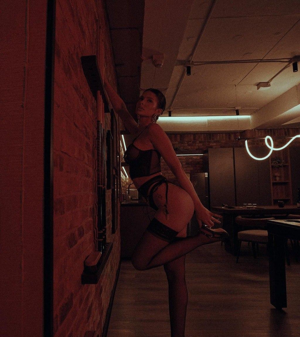 Настя привлекальеная девушка из Гулькевичи цена от 4000 руб