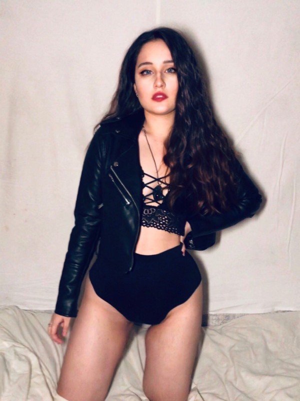 Марина привлекательная девушка из Гулькевичи цена от 3500 руб