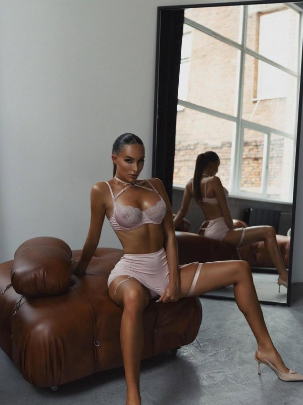 ИНГА привлекательная девушка из Гулькевичи цена от 7000 руб